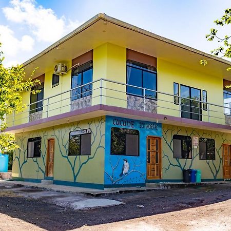 פוארטו בקריסו מורנו Cucuve Eco Hostal מראה חיצוני תמונה