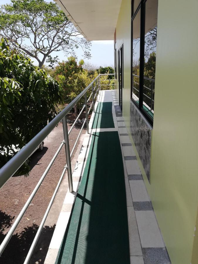 פוארטו בקריסו מורנו Cucuve Eco Hostal מראה חיצוני תמונה