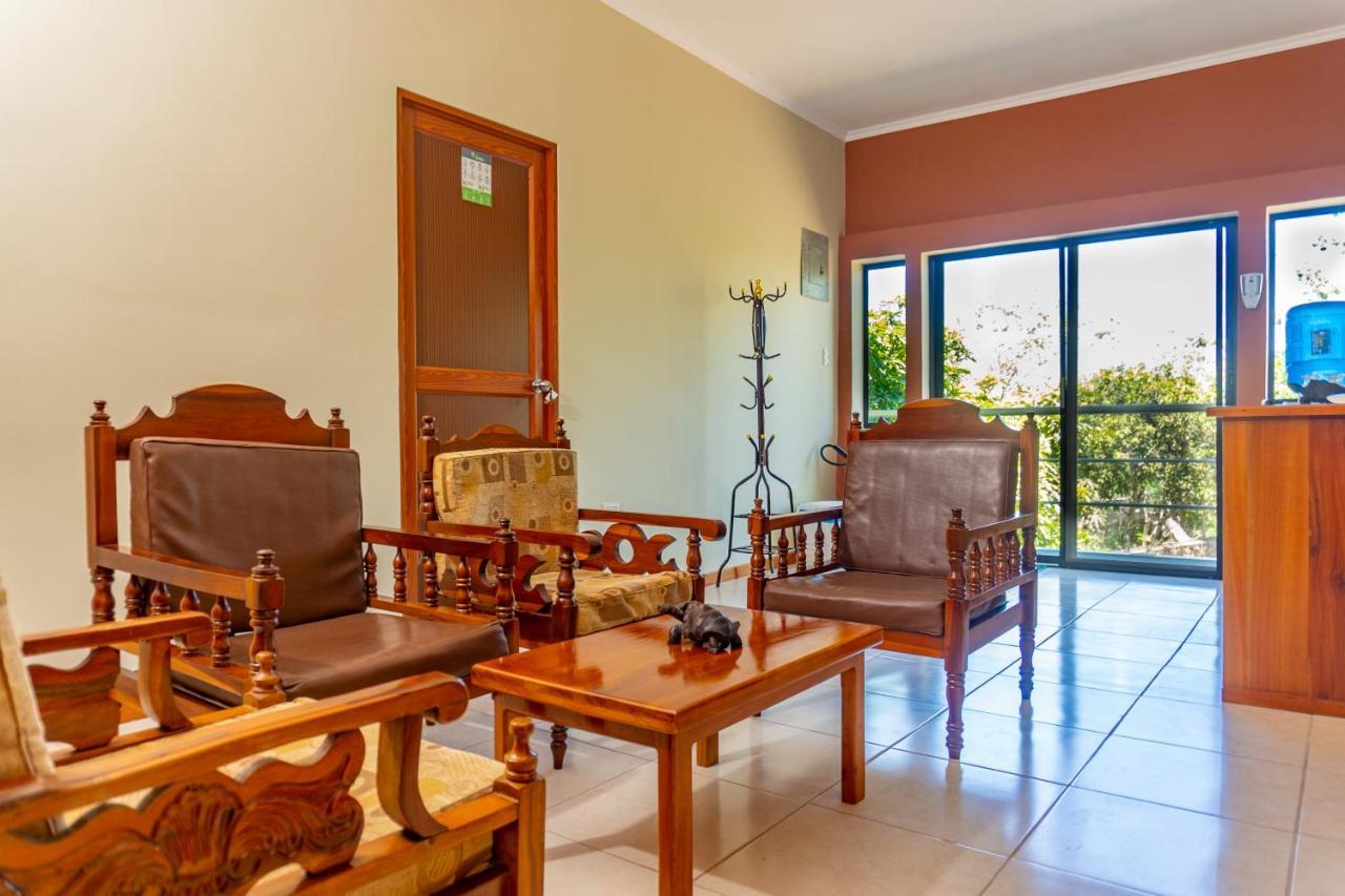 פוארטו בקריסו מורנו Cucuve Eco Hostal מראה חיצוני תמונה