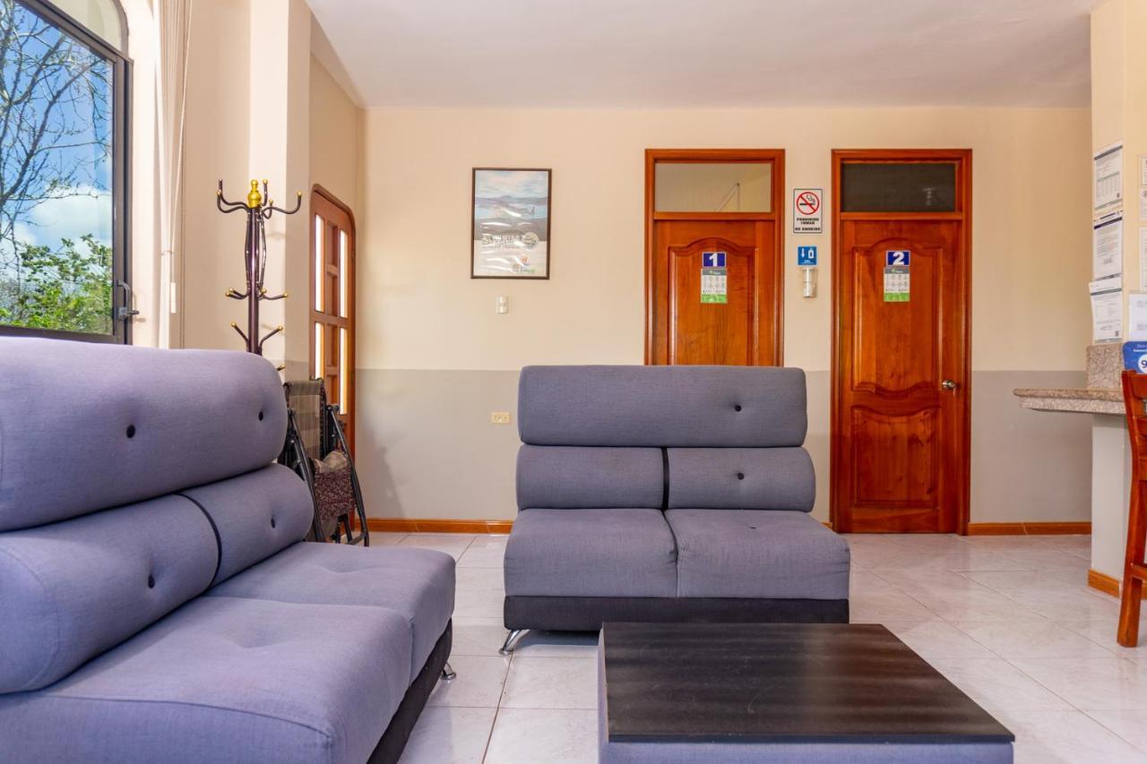 פוארטו בקריסו מורנו Cucuve Eco Hostal מראה חיצוני תמונה