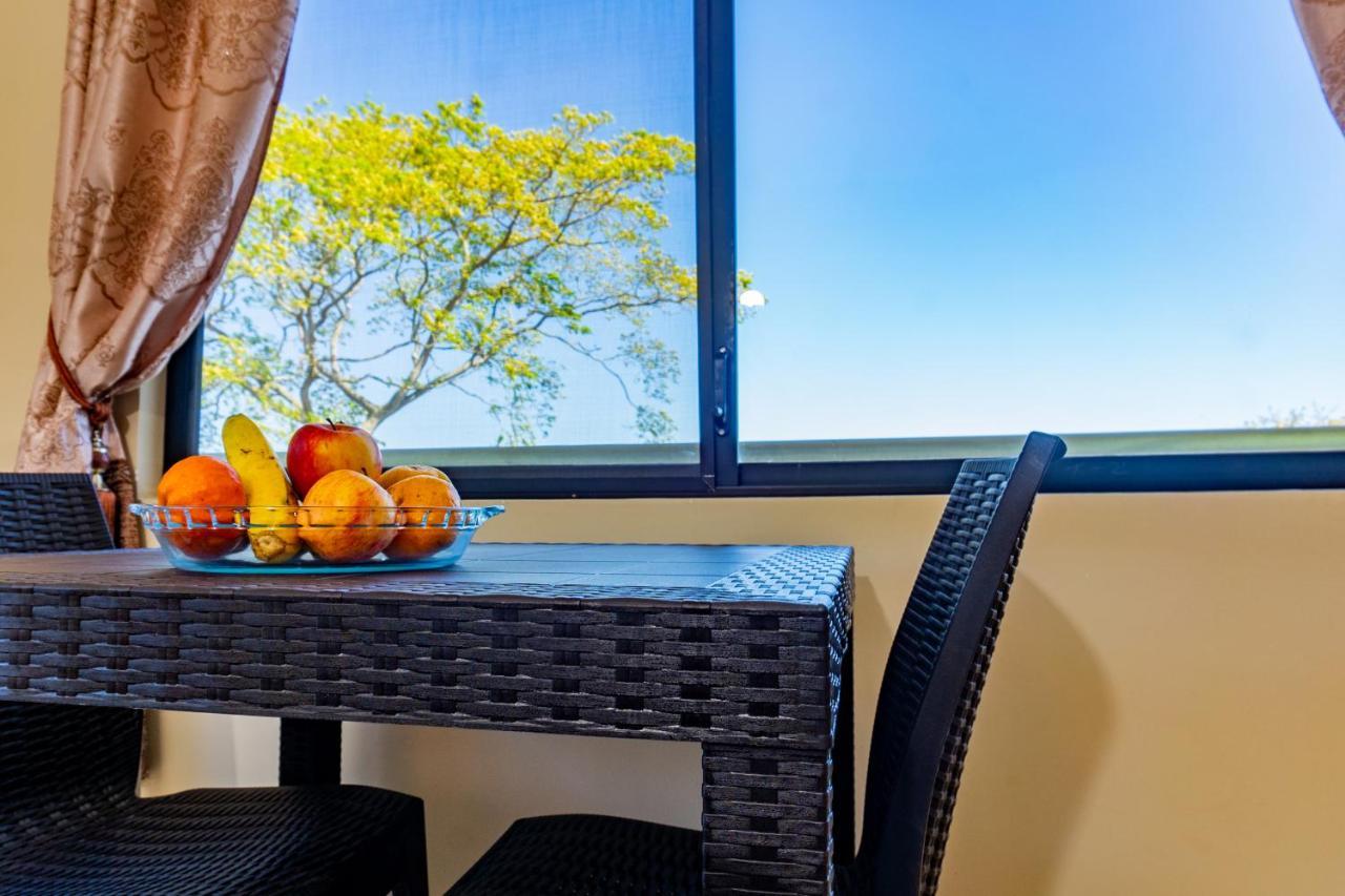 פוארטו בקריסו מורנו Cucuve Eco Hostal מראה חיצוני תמונה