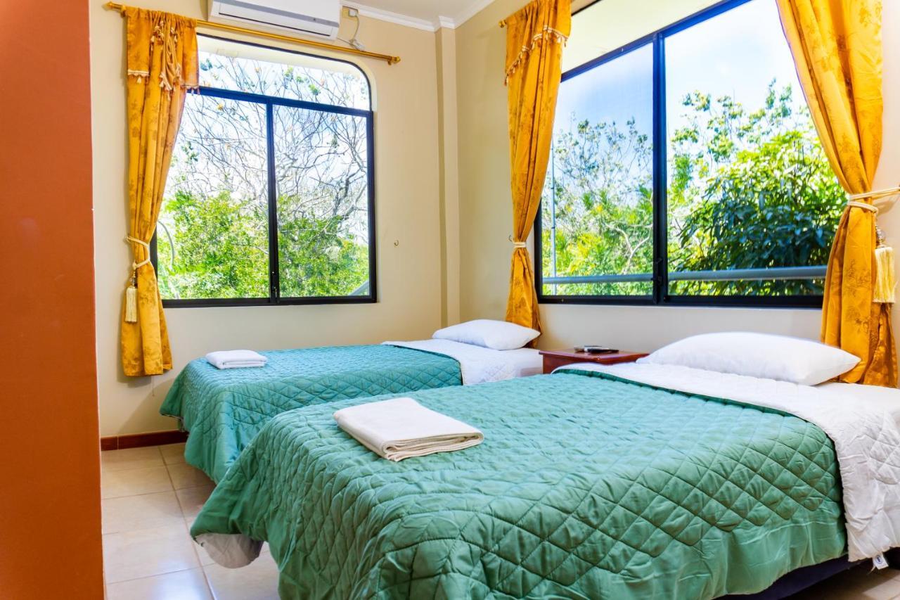 פוארטו בקריסו מורנו Cucuve Eco Hostal מראה חיצוני תמונה