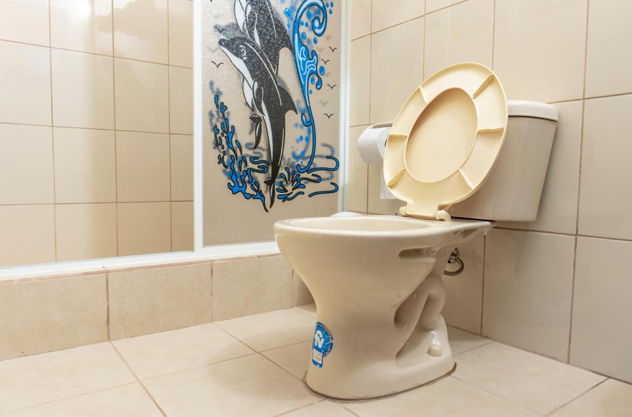 פוארטו בקריסו מורנו Cucuve Eco Hostal מראה חיצוני תמונה