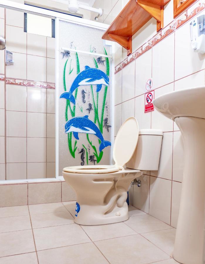פוארטו בקריסו מורנו Cucuve Eco Hostal מראה חיצוני תמונה