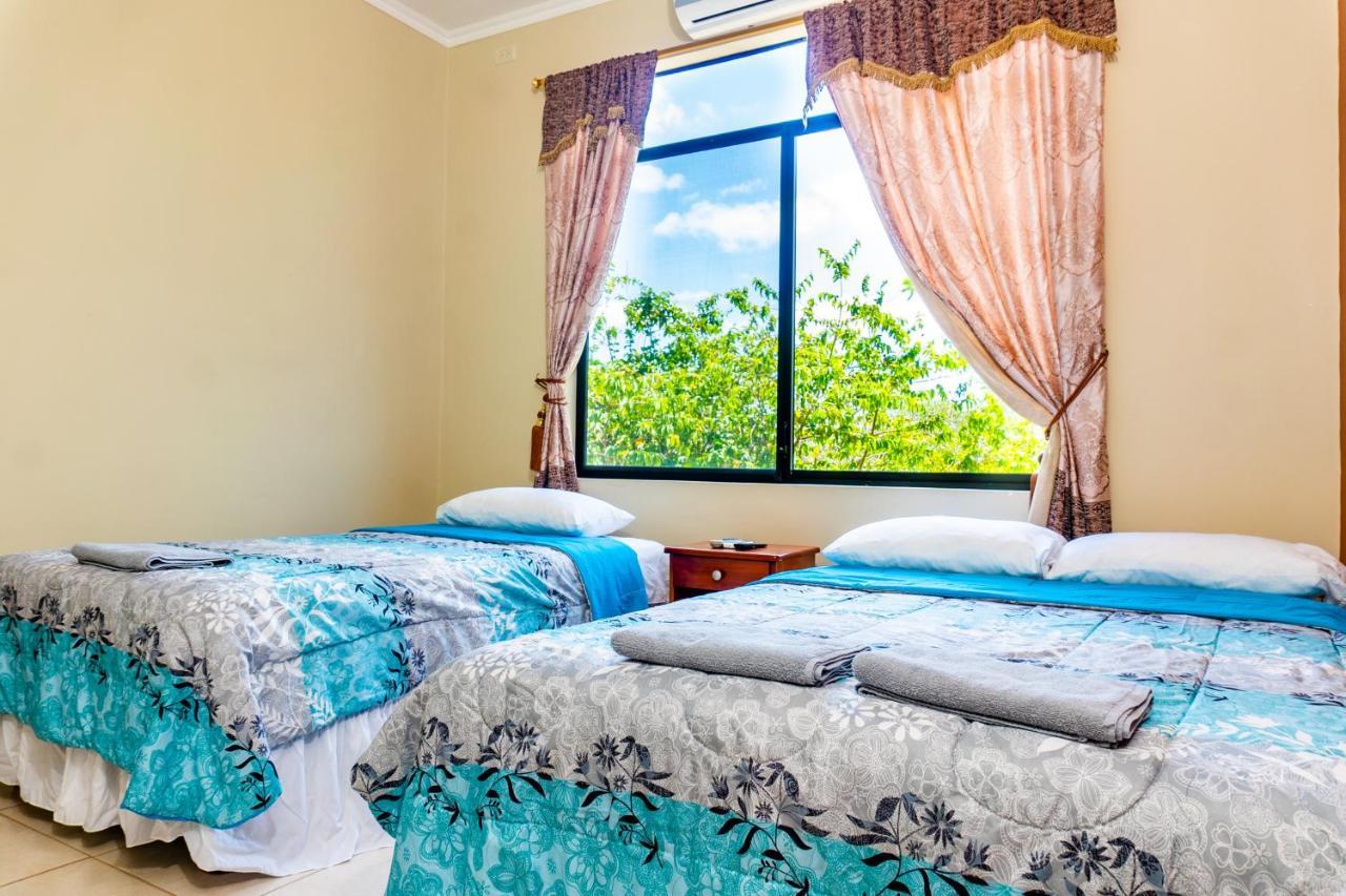פוארטו בקריסו מורנו Cucuve Eco Hostal מראה חיצוני תמונה