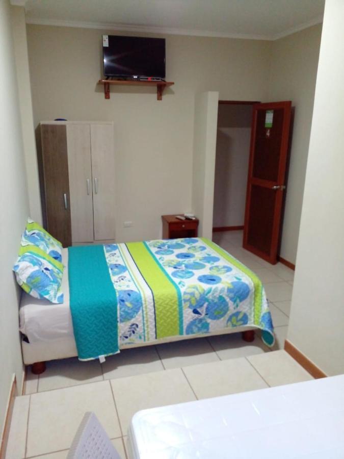 פוארטו בקריסו מורנו Cucuve Eco Hostal מראה חיצוני תמונה