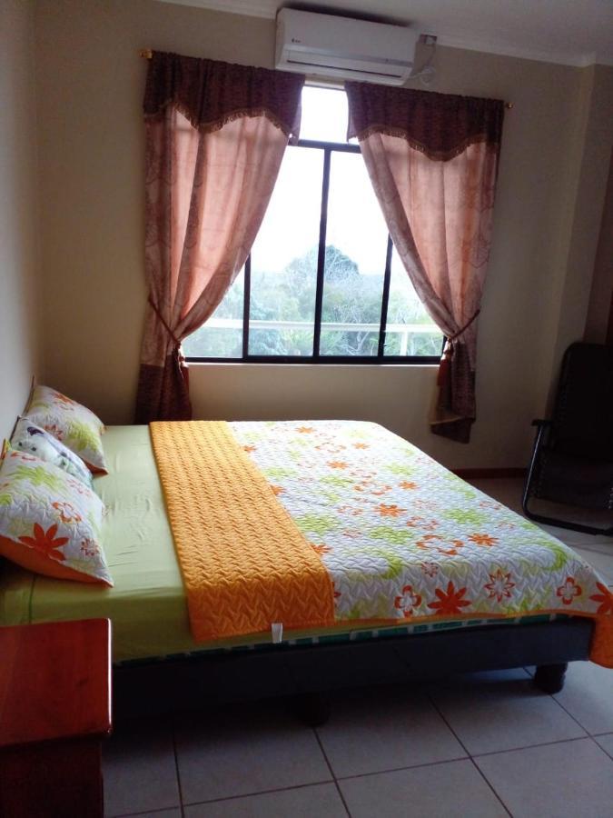 פוארטו בקריסו מורנו Cucuve Eco Hostal מראה חיצוני תמונה