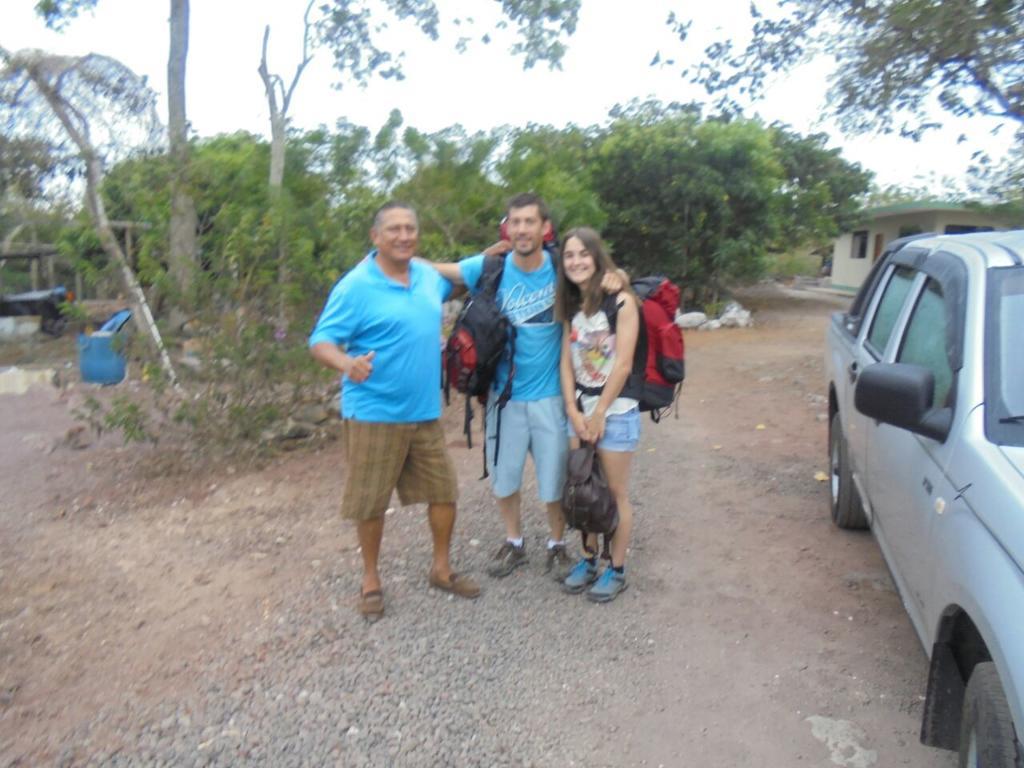 פוארטו בקריסו מורנו Cucuve Eco Hostal מראה חיצוני תמונה